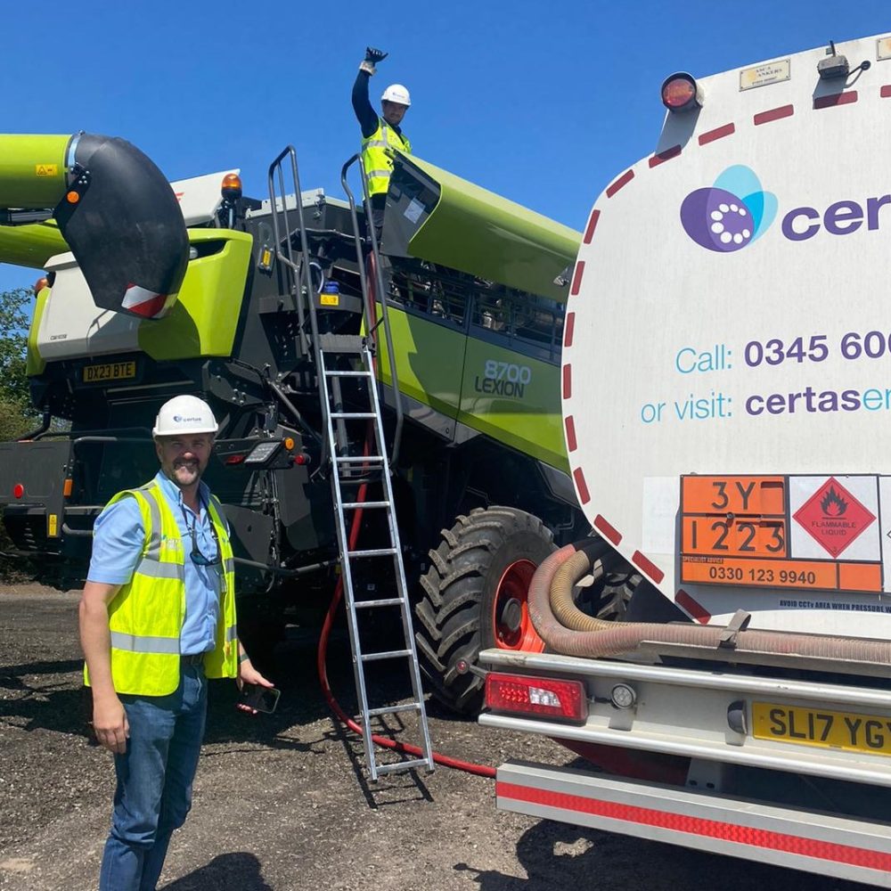 Certas refueling a combine harvester with HVO Certas refueling a combine harvester with HVO